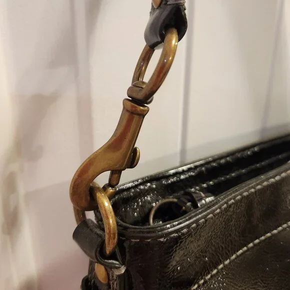 Coach Signature Zoe Black Patent Leather handbag with Deep Orchid lining - Picture 5 of 11